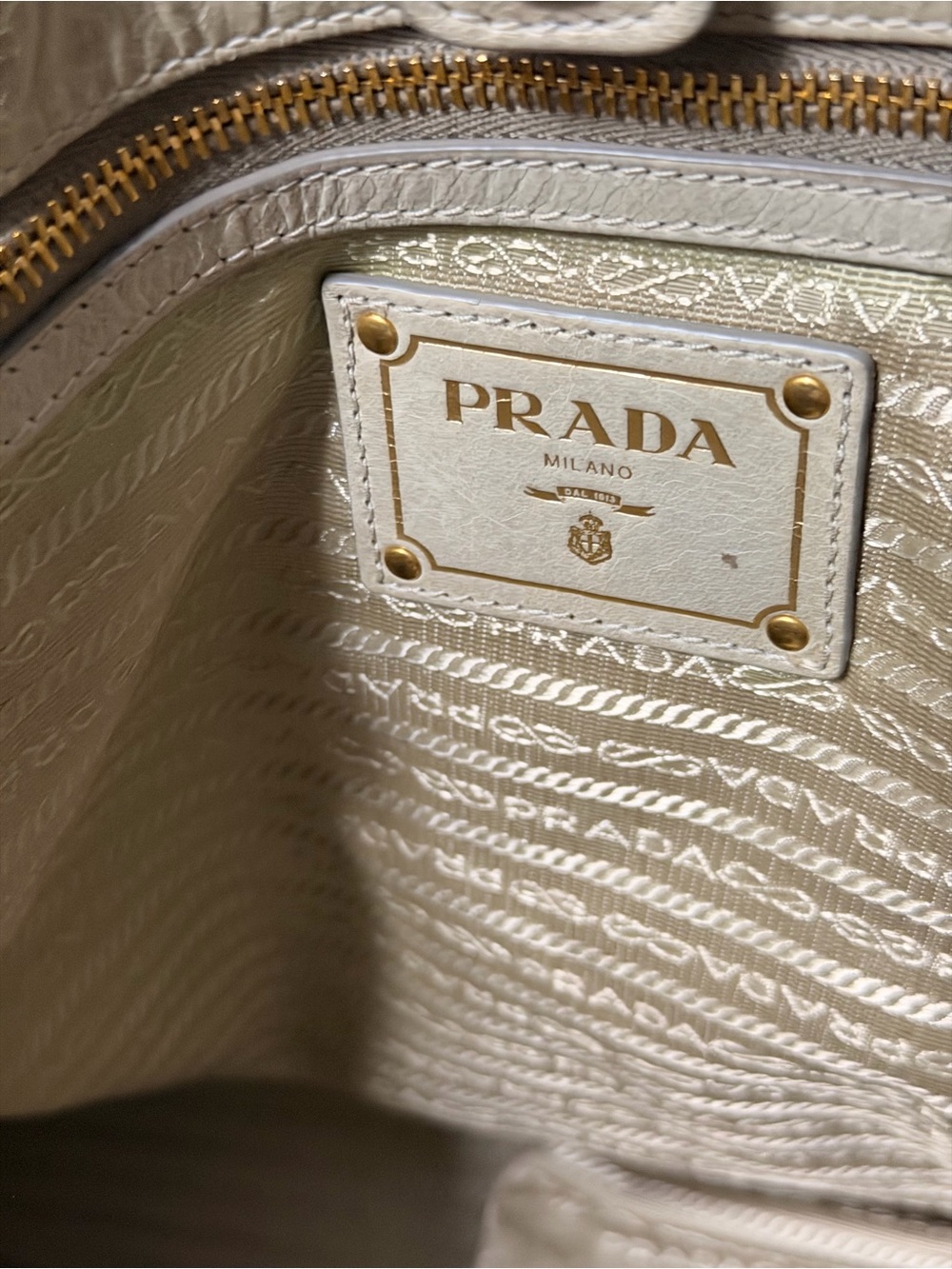 Prada Vitello Shine leather Tote - Picture 7 of 11